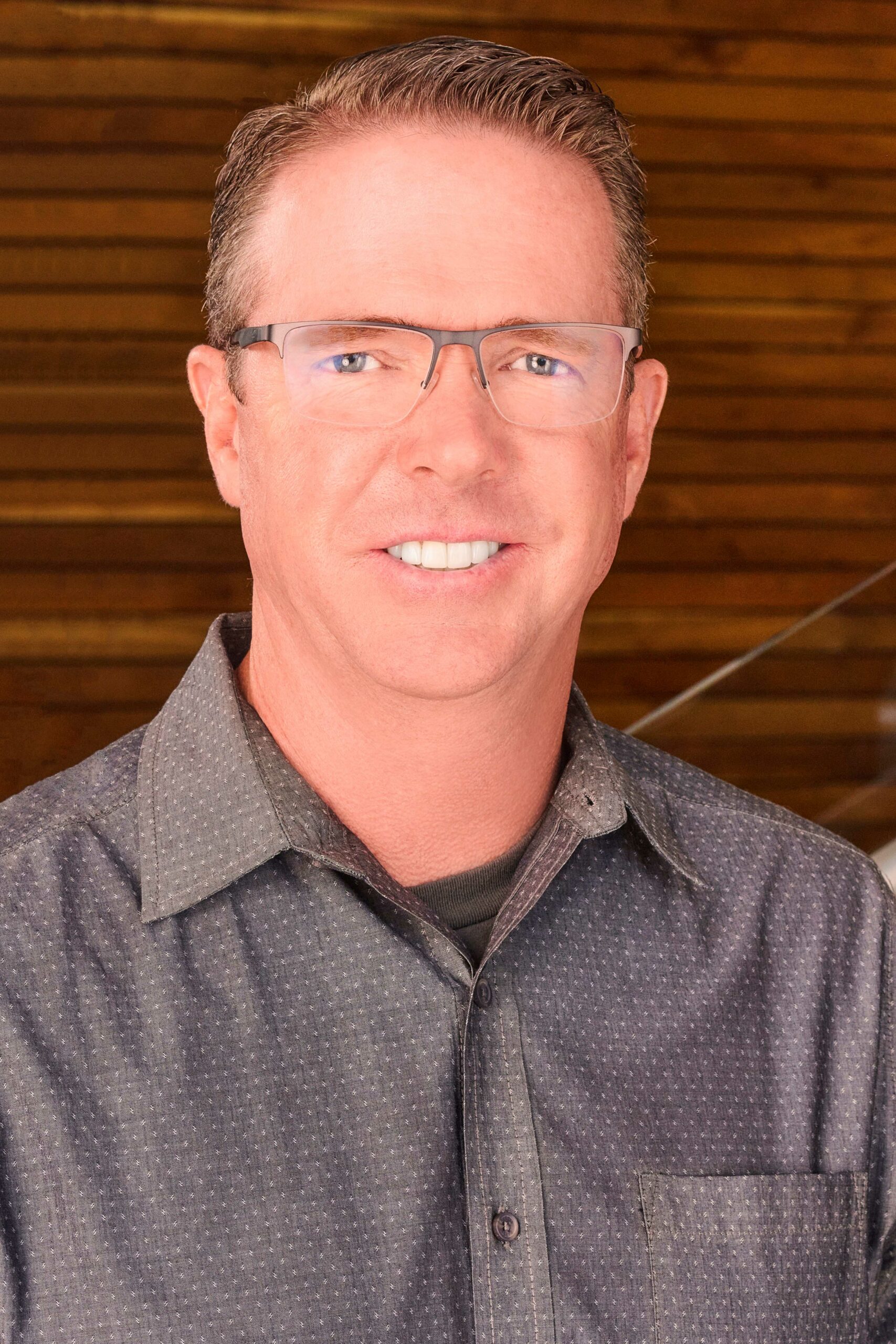 Headshot of Robert Johnston.